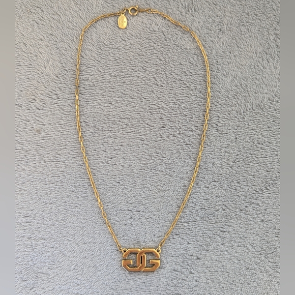 Givenchy vintage double G gold tone necklace - Picture 13 of 13